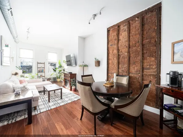 245 Griffith Street image 1 of 12