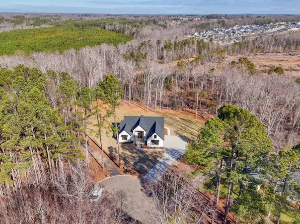 1292 Deerfield Dr, Spartanburg, SC 29302