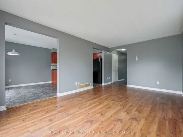 30 Darnell Rd, Guelph, ON N1G 5K3