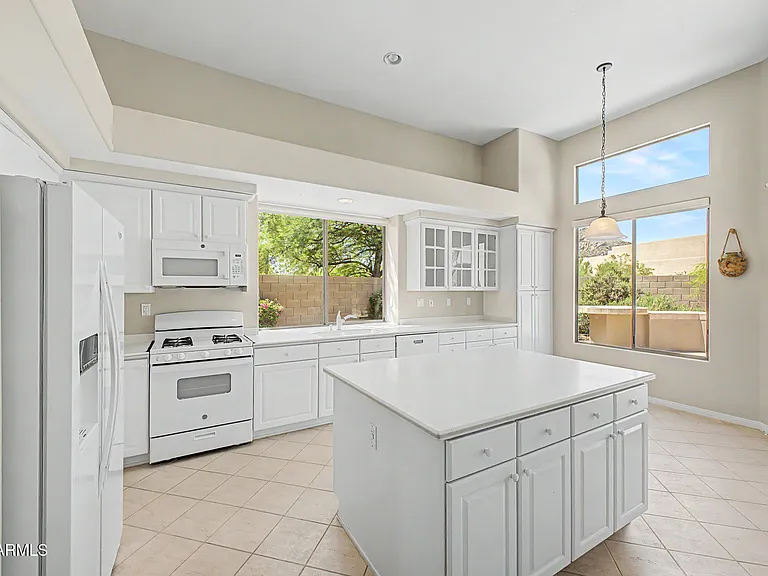 7020 E Whispering Mesquite Trl — Photo 12