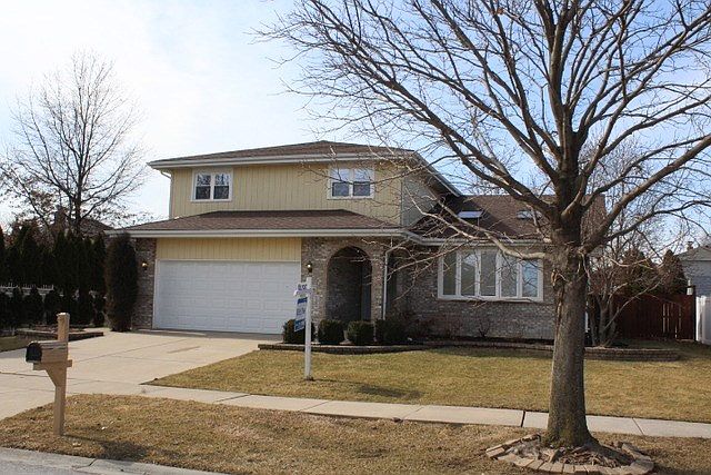 1st image of 16530 Richards Dr