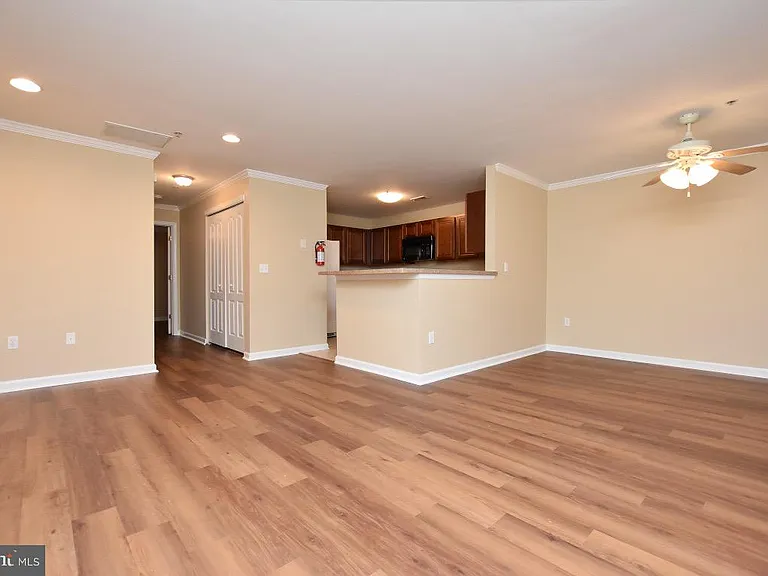 342 Nicholas Dr — Photo 7