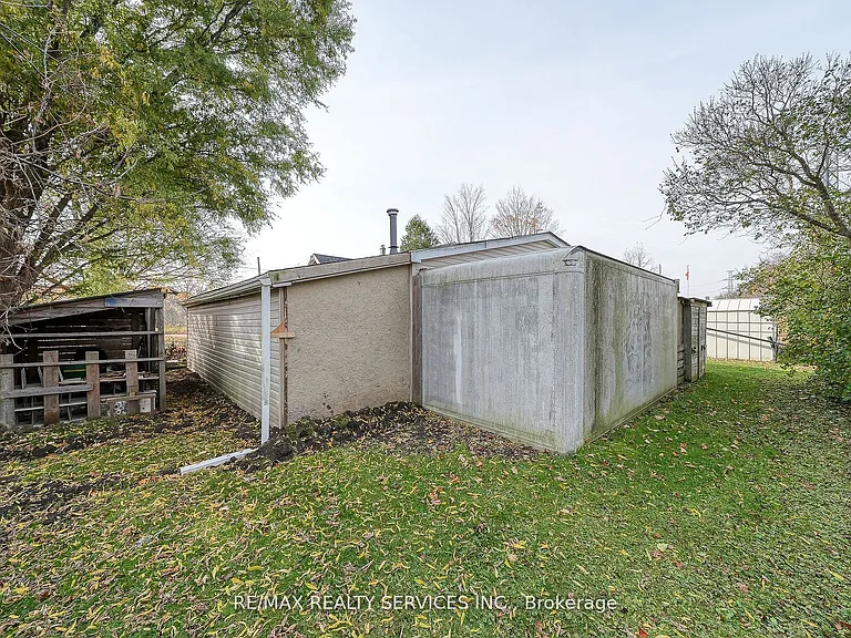 24 Norlan Ave — Photo 35