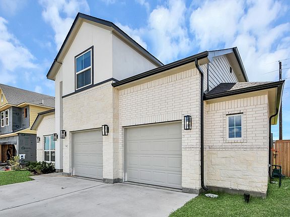 2nd image of 5902 Fox Peak Ln