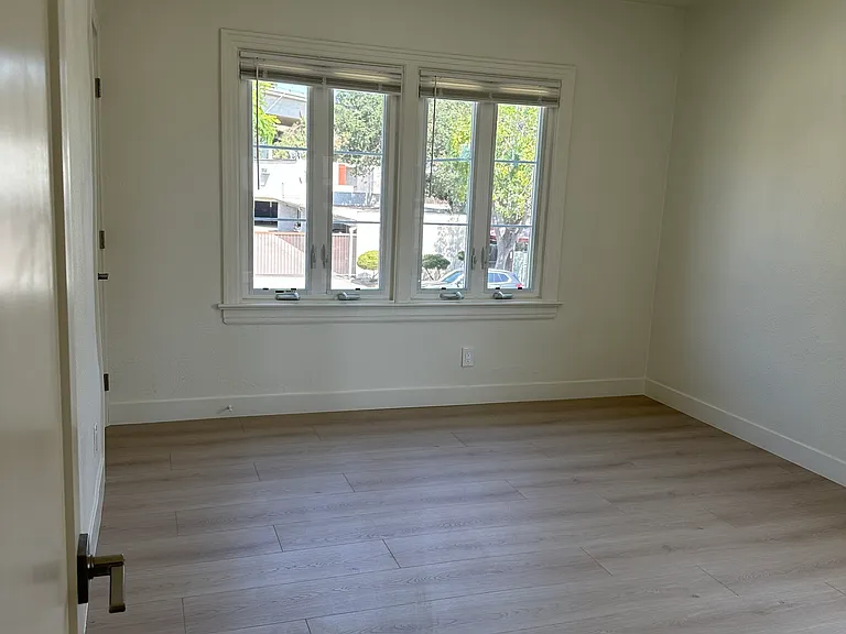 215 Sinclair Ave #215 — Photo 14