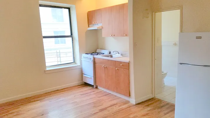 Rented by Alma Realty Corp. | media 1