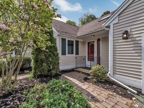 51 Portside Dr Unit 51, Mashpee, MA 02649