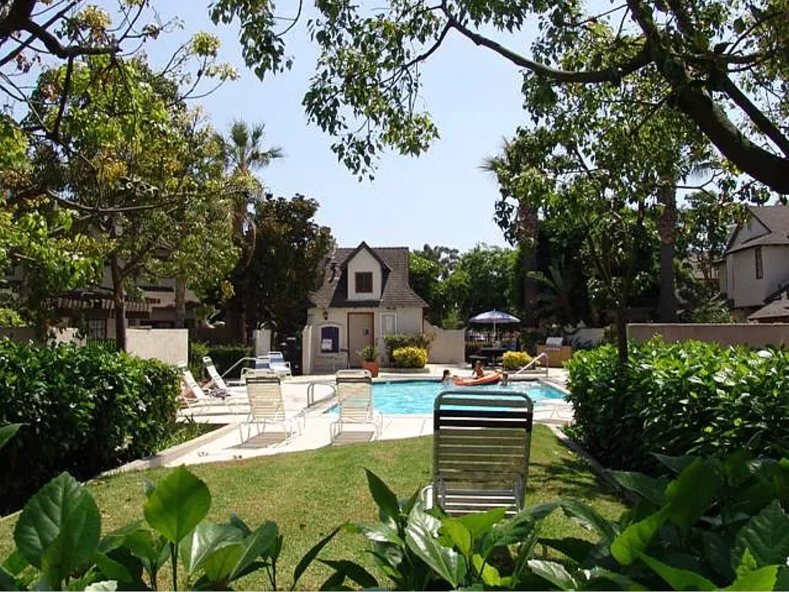3 bed, 2.5 bath, 1465 sqft, $4,625 — Photo 3