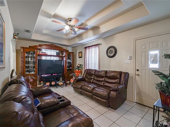 5th image of 609 Cancun Dr