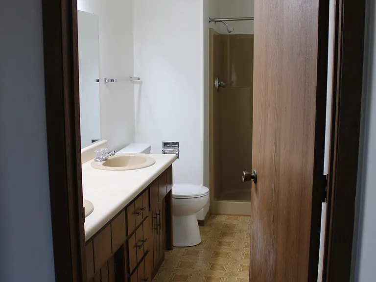 1015 Babcock St — Photo 23