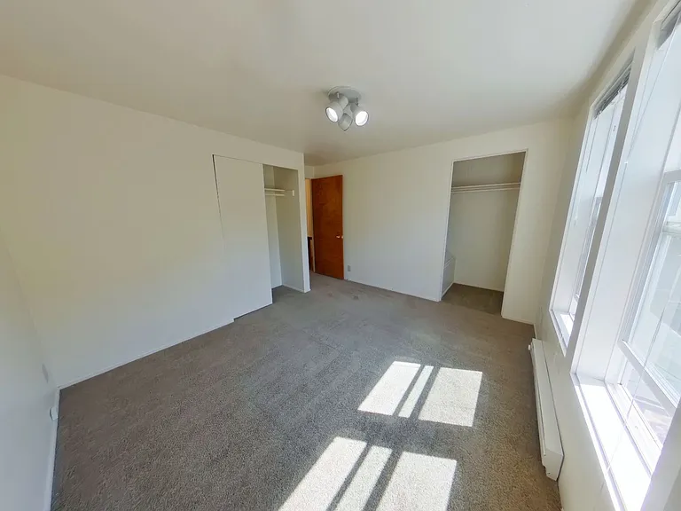 1866-1870 Onyx St — Photo 10