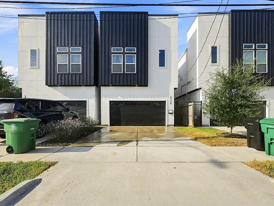 3726 Noah St