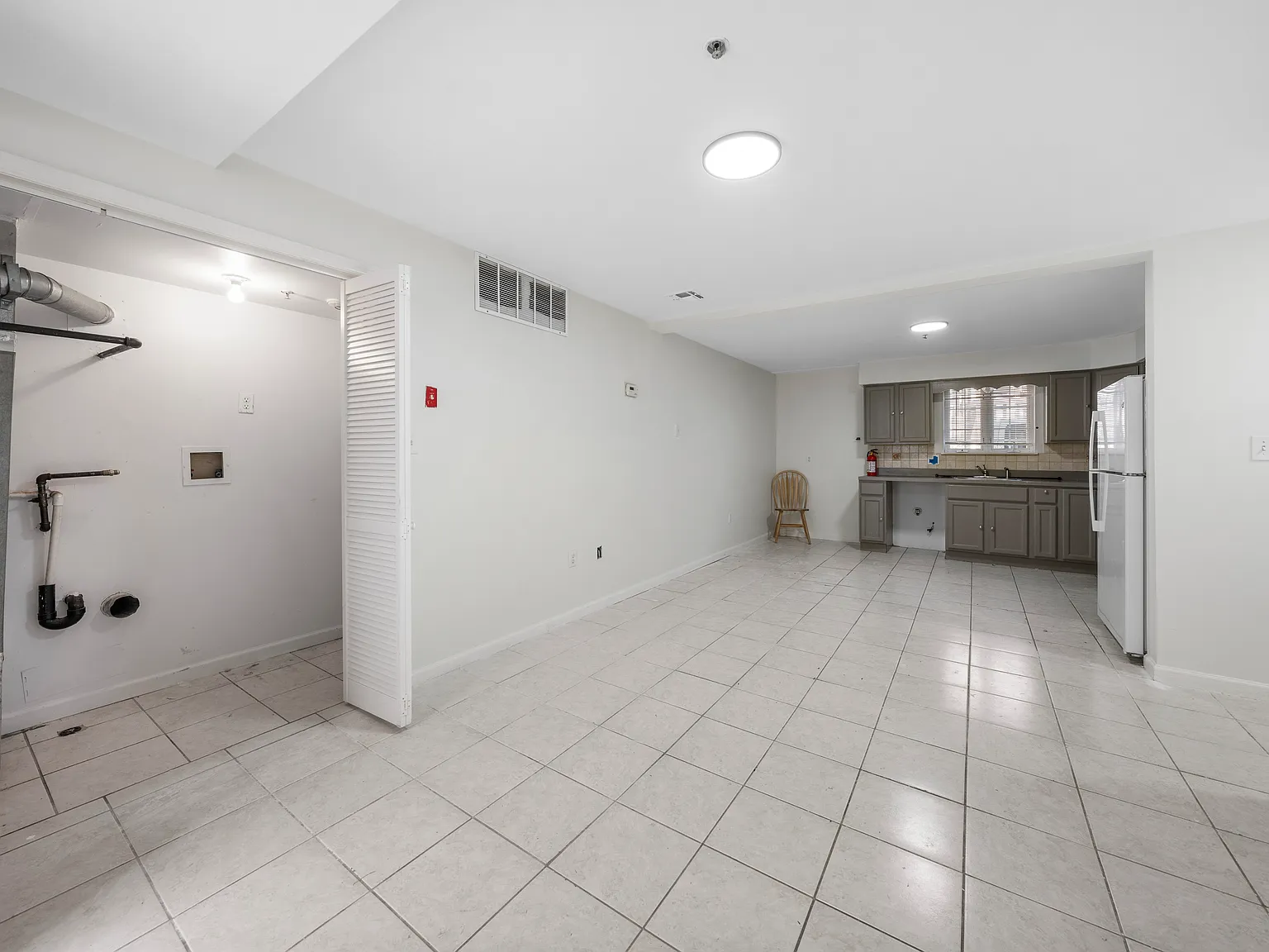 128-130 Lincoln Ave — Photo 4