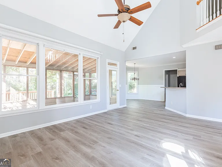 1748 Christiana Dr — Photo 9