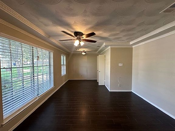 2nd image of 1226 Greenbriar Cir