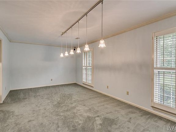 4th image of 2431 17th St E
