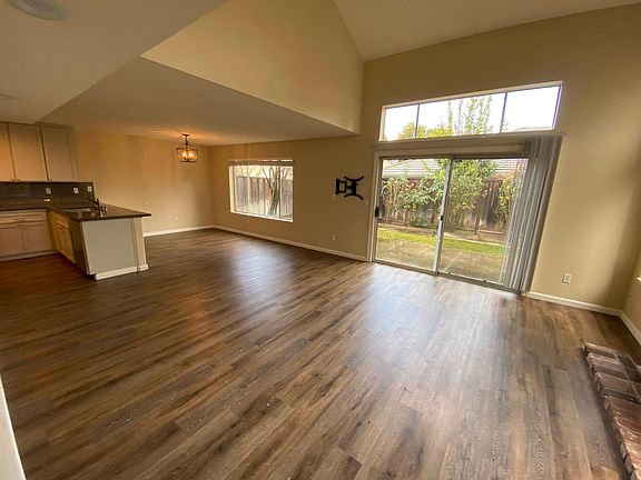 Kitchen / Family Room Combo