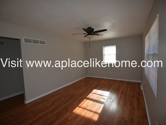 4th image of 1723 N 76th Ter