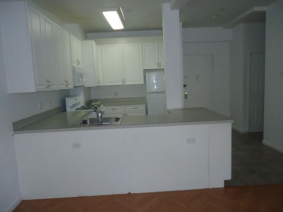 4th image of 47 Davis Ave #78