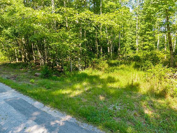 5th image of Robbins Dr