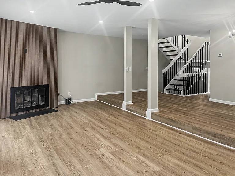 274 Mariners Cir — Photo 11