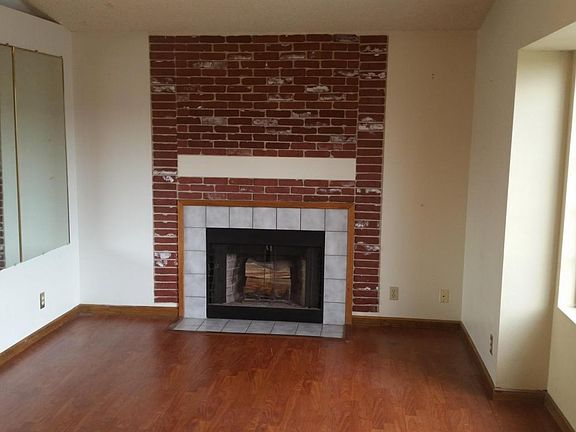4th image of 8918 W Vernon Ave