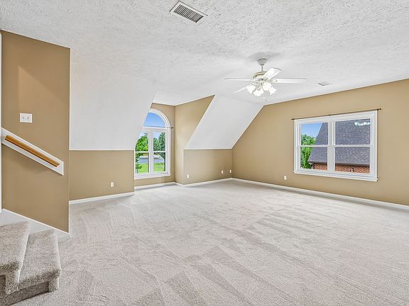 5th image of 3073 Schoolside St