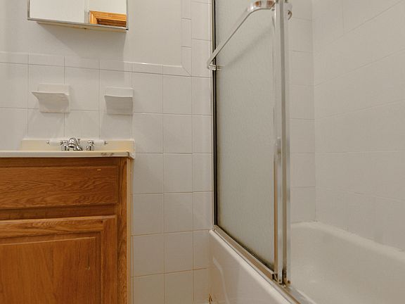 5th image of 160 Allen St APT 4