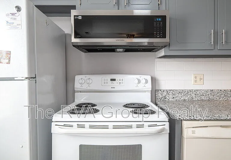 3805 Woodlawn St #12 — Photo 15