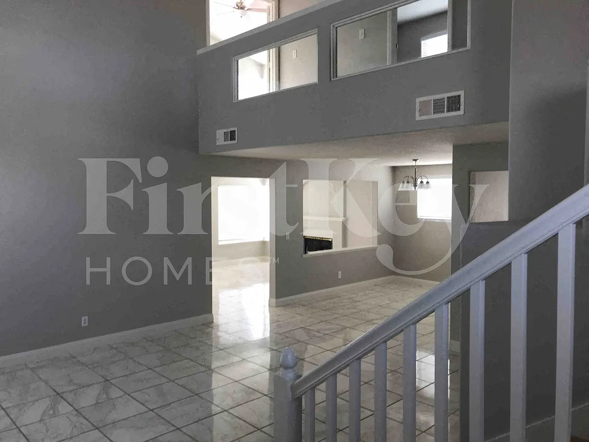 Building Photo - 8041 Hilliard Ave