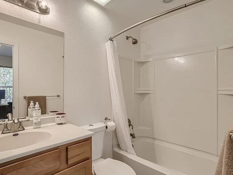 10587 W Maplewood Dr #F — Photo 9