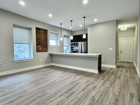 4th image of 94-98 W Main St #301