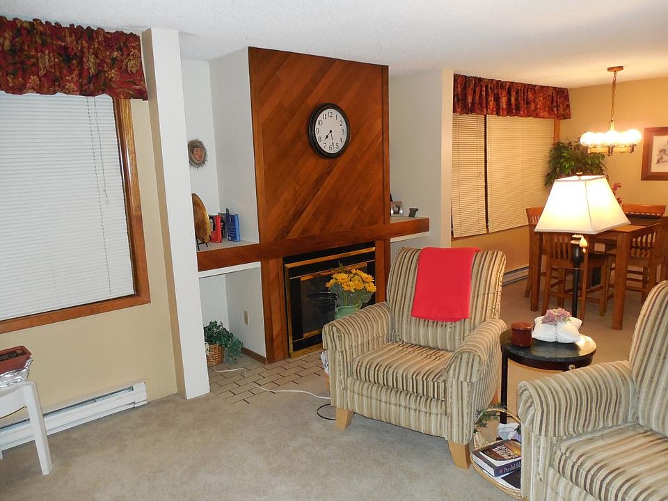 Front room + fireplace