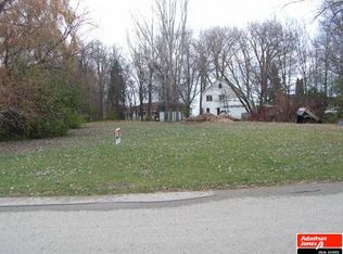 2095 S Point Comfort Rd, Oshkosh, WI 54902