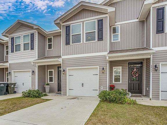 3rd image of 6057 Royal Port Ct