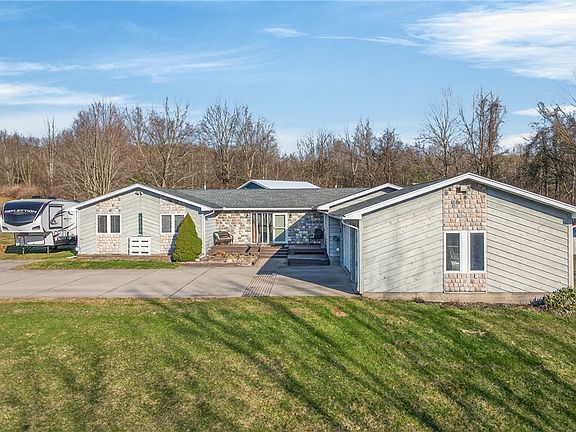 2nd image of 4014 Belknap Hill Rd