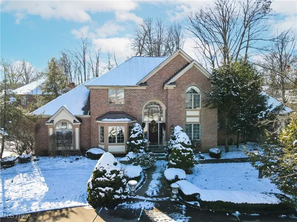 3700 Tamarisk Dr, Akron, OH 44333