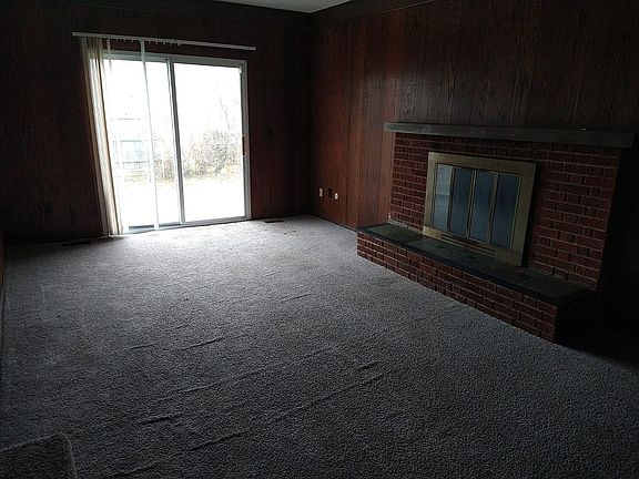 2nd image of 17232 Mount Vernon St