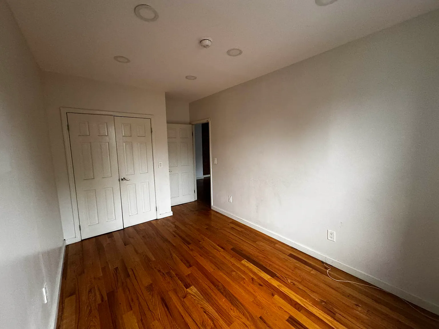 659 Essex Street — Photo 2