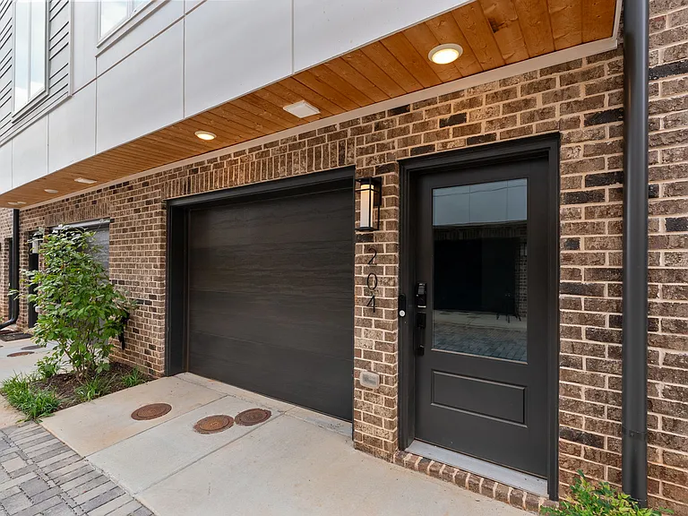 183 Moreland Ave SE #204 — Photo 27