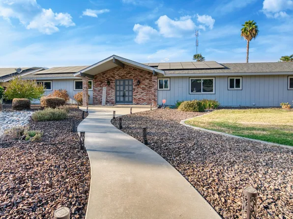 3524 W Royal Oaks Drive, Visalia, CA 93277