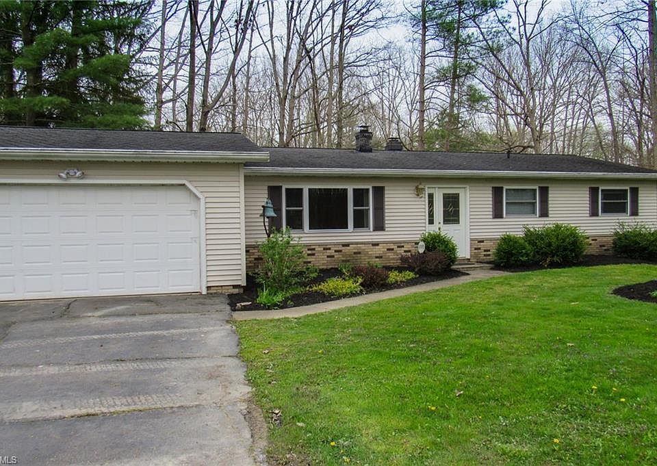 1st image of 379 Jefferson Pt
