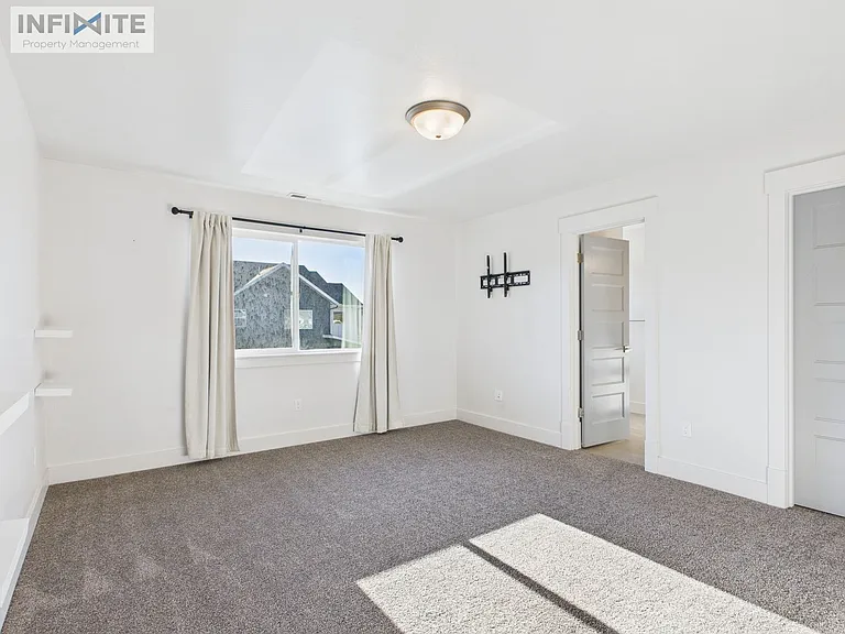 4830 Flanders Way #B — Photo 5