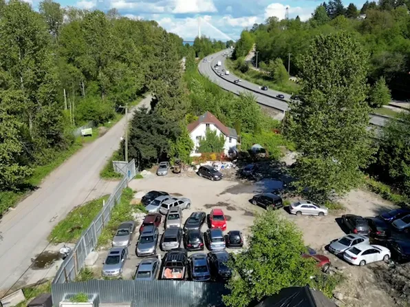 13858 117th Ave, Surrey, BC V3R 2V4