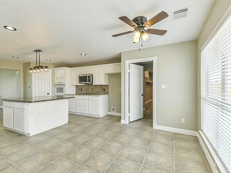 15320 Mound Rd — Photo 12