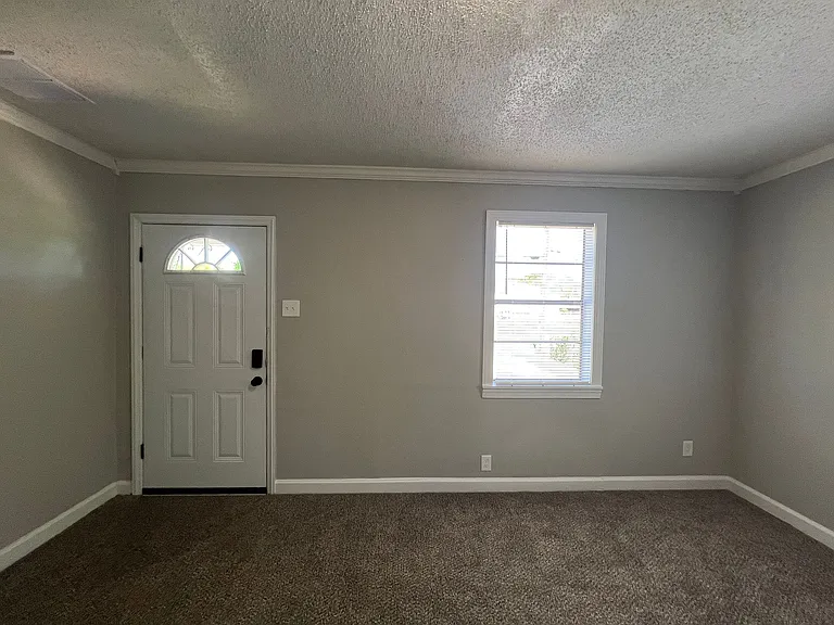 2173 S Hubert Cir — Photo 5