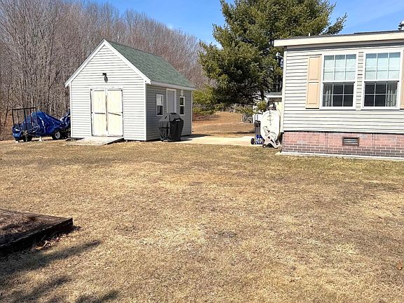3rd image of 98 Pleasant Hill Road
