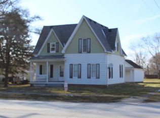334 S Main St, Palmyra, IL 62674