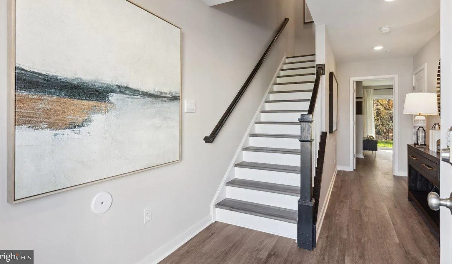 4 bed, 3.5 bath, 1969 sqft, $3,195 — Photo 2