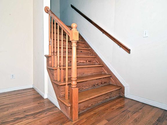 5th image of 117 Heyward St